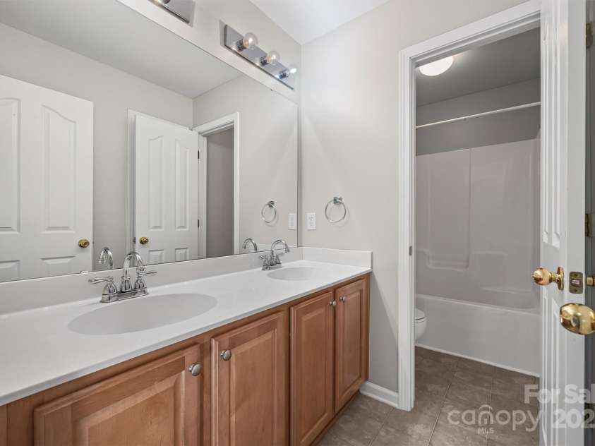 10933 Sedgemoor Lane, Charlotte, NC 28277.  MLS# CAR4319719, YatesRealty ID 18621. 