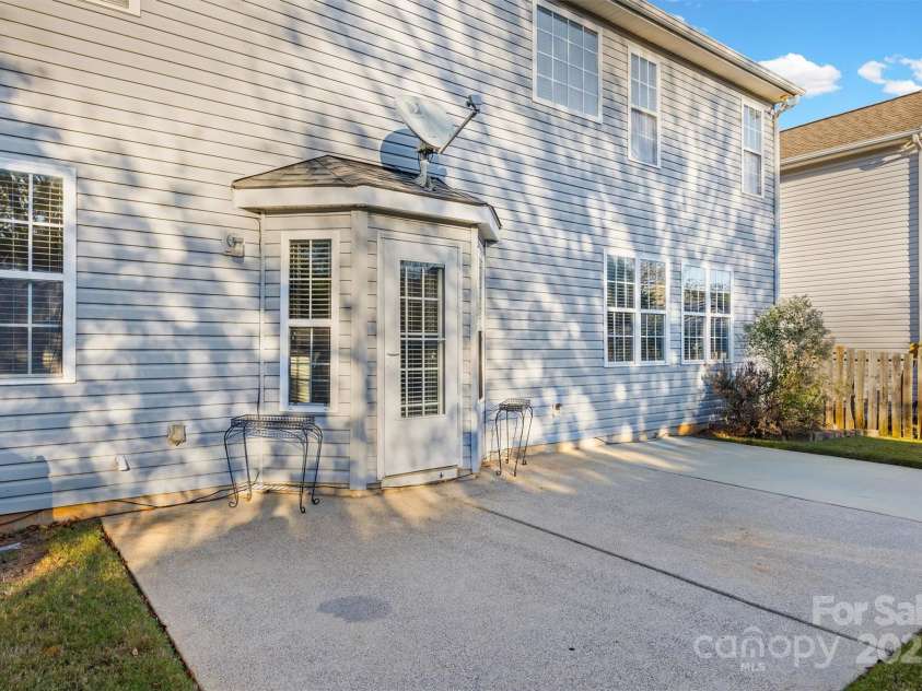 10933 Sedgemoor Lane, Charlotte, NC 28277.  MLS# CAR4319719, YatesRealty ID 18621. 