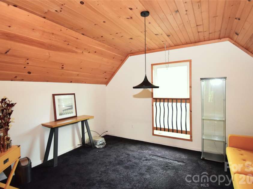 6 Belvedere Road, Asheville, NC 28803.  MLS# CAR4386842, YatesRealty ID 18623. 