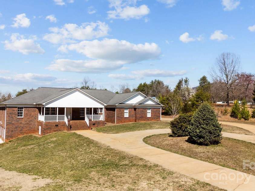 297 Brooks Road Extension, Bostic, NC 28018.  MLS# CAR4234107, YatesRealty ID 18624. 