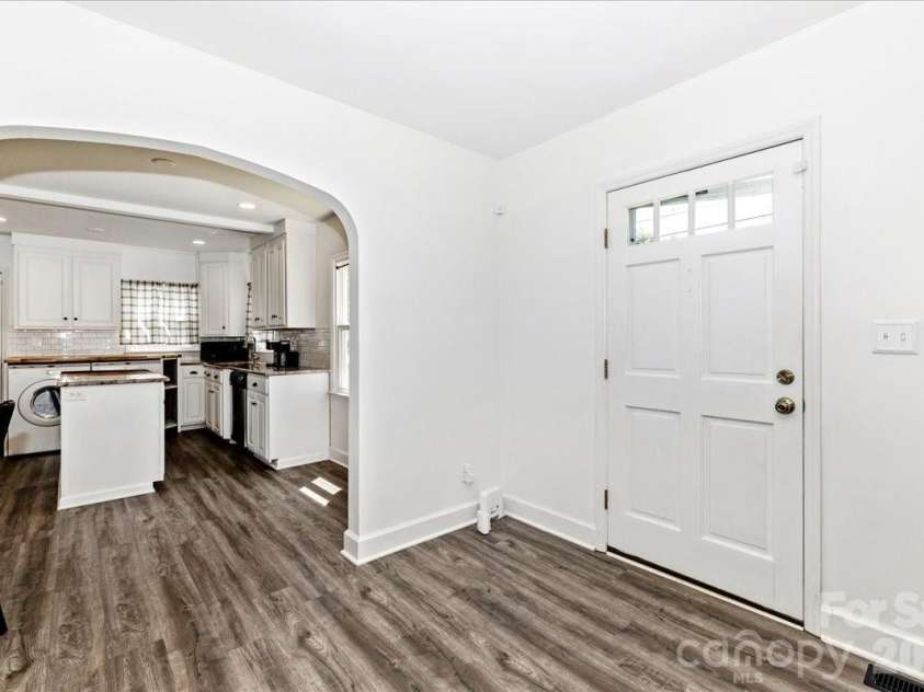 414 8th Avenue, Gastonia, NC 28054.  MLS# CAR4372732, YatesRealty ID 18624. 