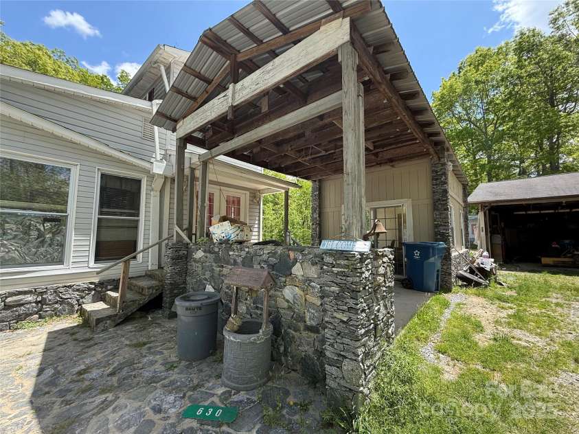 630 Deer Chase Circle, Cedar Mountain, NC 28718.  MLS# CAR4256773, YatesRealty ID 18626. 