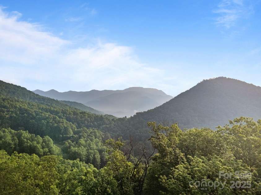 10 Turkey Trot Trail, Sylva, NC 28779.  MLS# CAR4268592, YatesRealty ID 18627. 