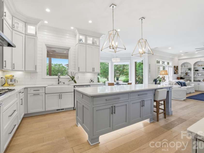 12503 Three Lakes Drive, Charlotte, NC 28277.  MLS# CAR4361015, YatesRealty ID 18628. 