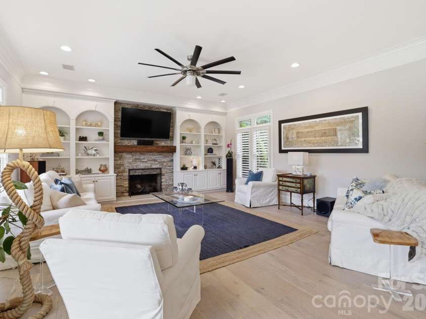 12503 Three Lakes Drive, Charlotte, NC 28277.  MLS# CAR4361015, YatesRealty ID 18628. 