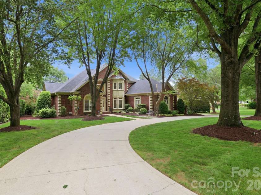 12503 Three Lakes Drive, Charlotte, NC 28277.  MLS# CAR4361015, YatesRealty ID 18628. 