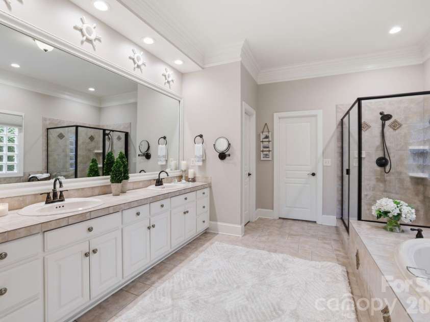 12503 Three Lakes Drive, Charlotte, NC 28277.  MLS# CAR4361015, YatesRealty ID 18628. 