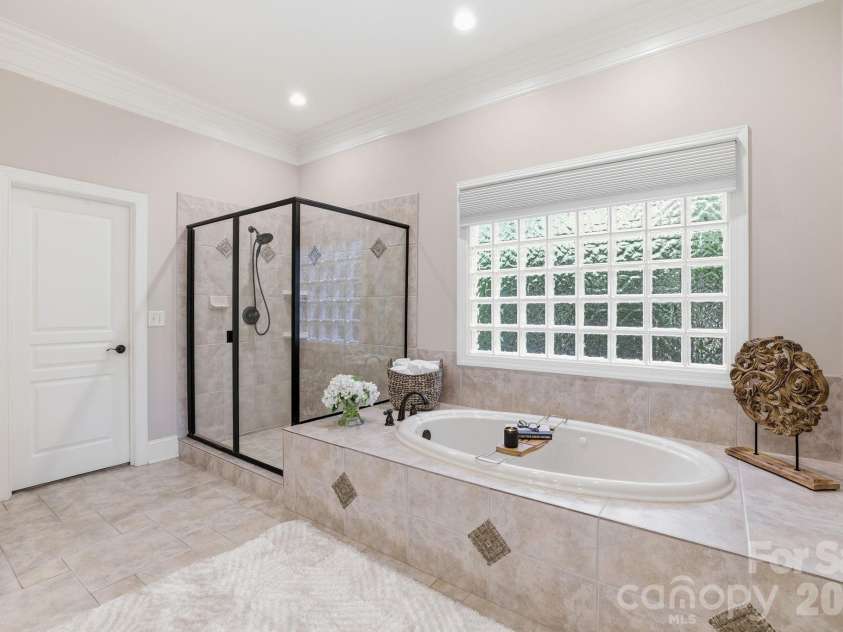 12503 Three Lakes Drive, Charlotte, NC 28277.  MLS# CAR4361015, YatesRealty ID 18628. 