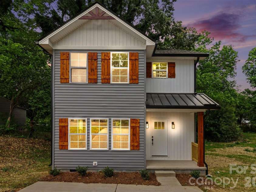 112 Hilltop Drive, Gastonia, NC 28054.  MLS# CAR4370883, YatesRealty ID 18629. 