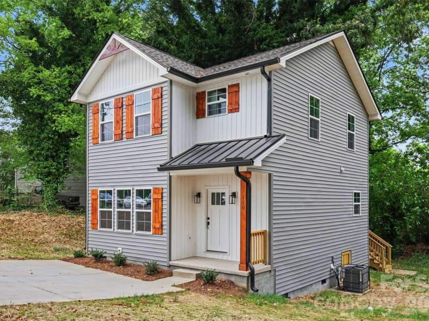 112 Hilltop Drive, Gastonia, NC 28054.  MLS# CAR4370883, YatesRealty ID 18629. 