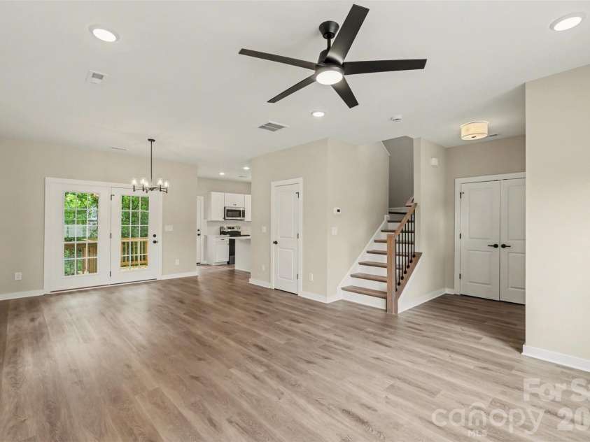 112 Hilltop Drive, Gastonia, NC 28054.  MLS# CAR4370883, YatesRealty ID 18629. 