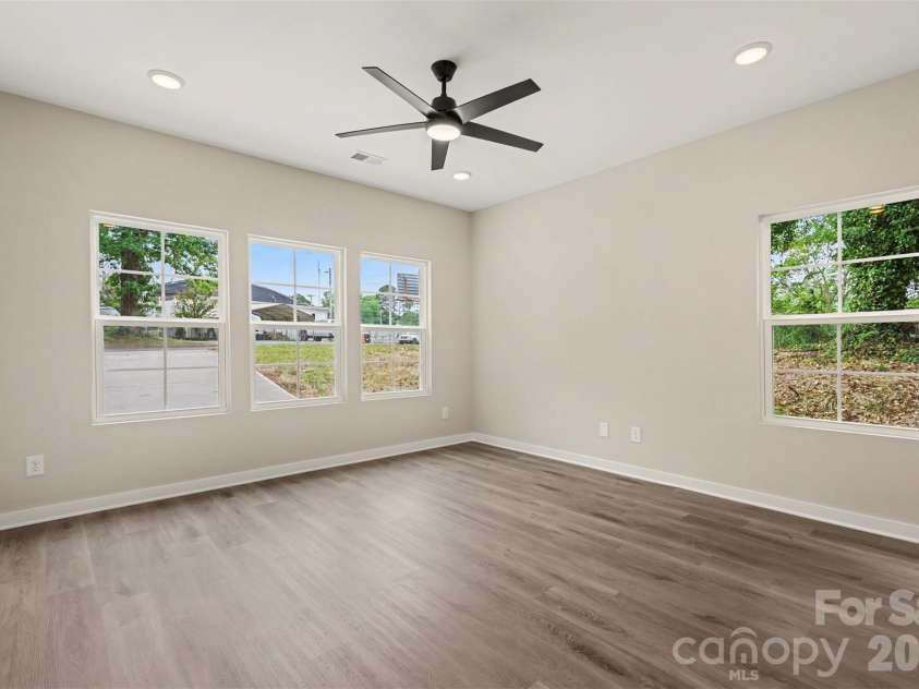 112 Hilltop Drive, Gastonia, NC 28054.  MLS# CAR4370883, YatesRealty ID 18629. 