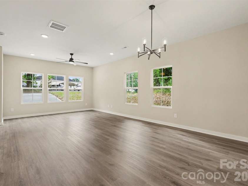 112 Hilltop Drive, Gastonia, NC 28054.  MLS# CAR4370883, YatesRealty ID 18629. 