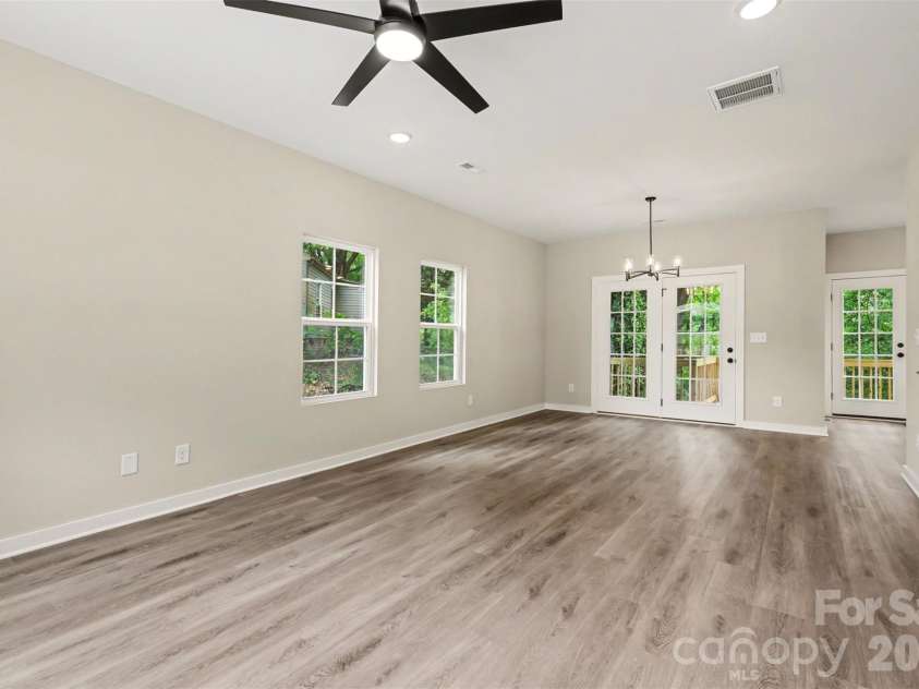 112 Hilltop Drive, Gastonia, NC 28054.  MLS# CAR4370883, YatesRealty ID 18629. 