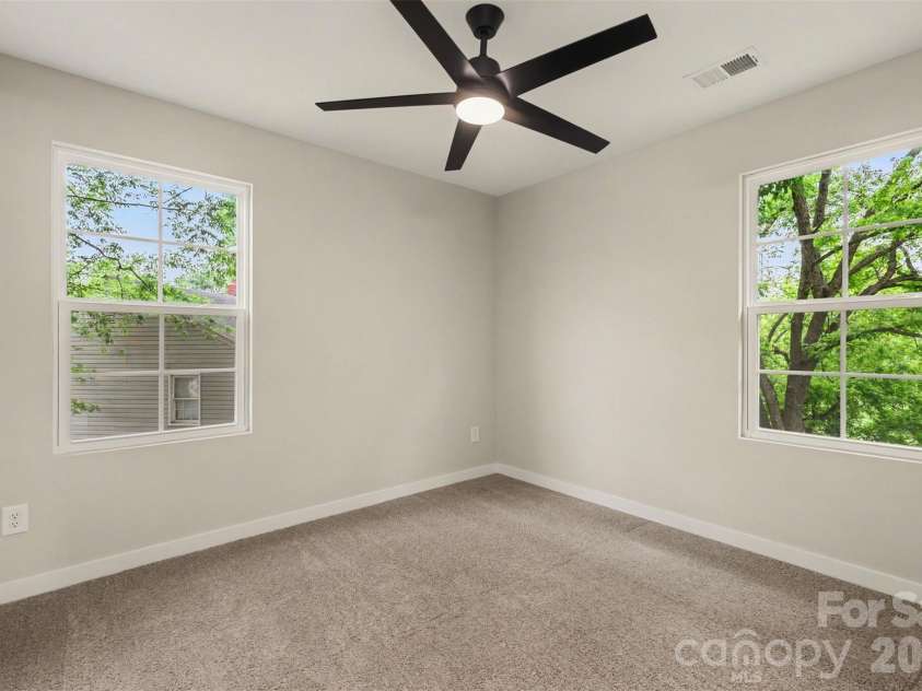112 Hilltop Drive, Gastonia, NC 28054.  MLS# CAR4370883, YatesRealty ID 18629. 