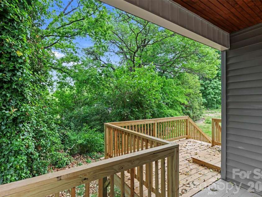 112 Hilltop Drive, Gastonia, NC 28054.  MLS# CAR4370883, YatesRealty ID 18629. 