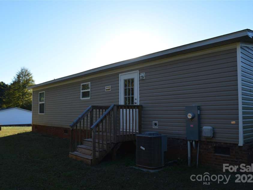 105 Ager Drive, Kings Mountain, NC 28086.  MLS# CAR4316839, YatesRealty ID 1863. 