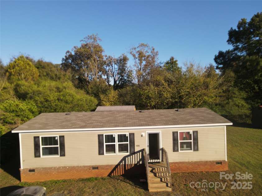 105 Ager Drive, Kings Mountain, NC 28086.  MLS# CAR4316839, YatesRealty ID 1863. 