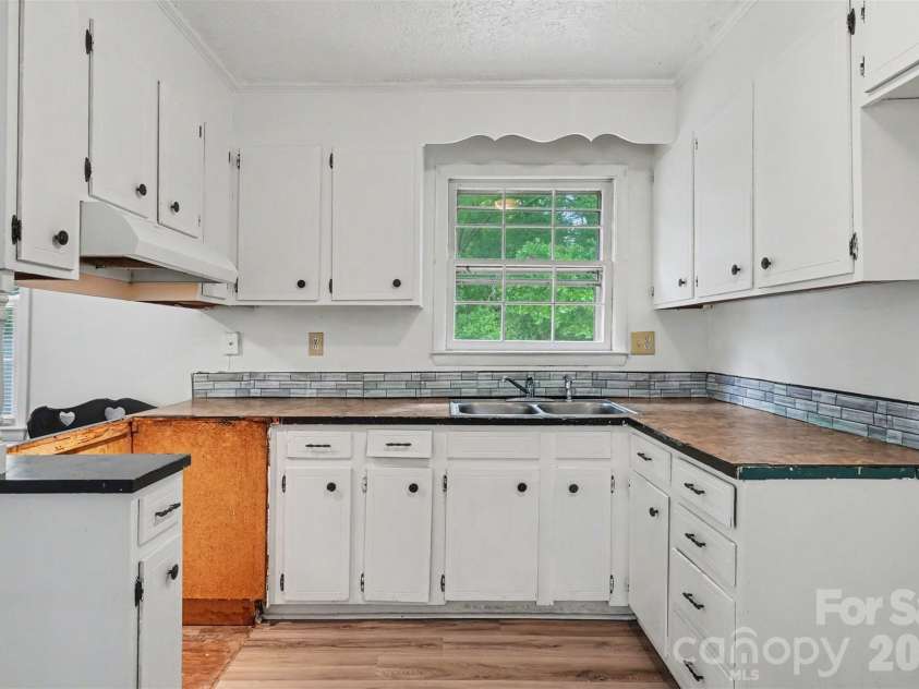 1332 Frederick Street, Shelby, NC 28150.  MLS# CAR4374077, YatesRealty ID 18630. 