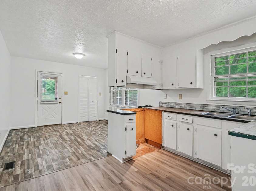 1332 Frederick Street, Shelby, NC 28150.  MLS# CAR4374077, YatesRealty ID 18630. 