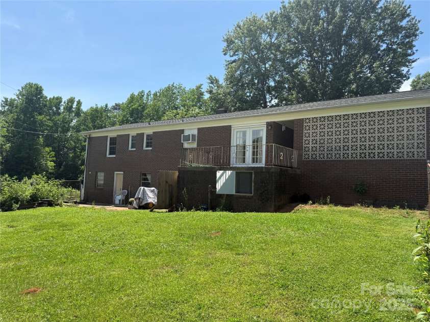 1821 Beaman Street, Shelby, NC 28152.  MLS# CAR4260027, YatesRealty ID 18630. 