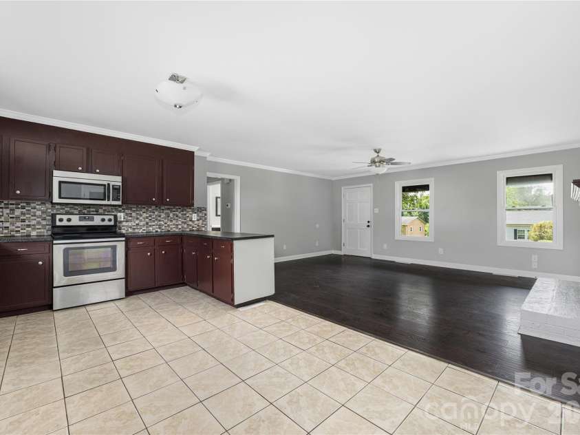 112 Robinette Lane, Statesville, NC 28625.  MLS# CAR4412009, YatesRealty ID 18631. 