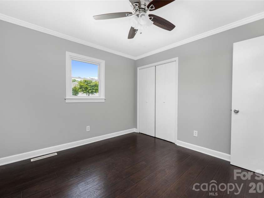 112 Robinette Lane, Statesville, NC 28625.  MLS# CAR4412009, YatesRealty ID 18631. 