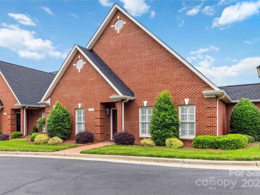 1302 Warrington Place, Rock Hill, SC 29732.  MLS# CAR4265675, YatesRealty ID 18631. 