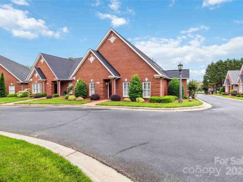 1302 Warrington Place, Rock Hill, SC 29732.  MLS# CAR4265675, YatesRealty ID 18631. 