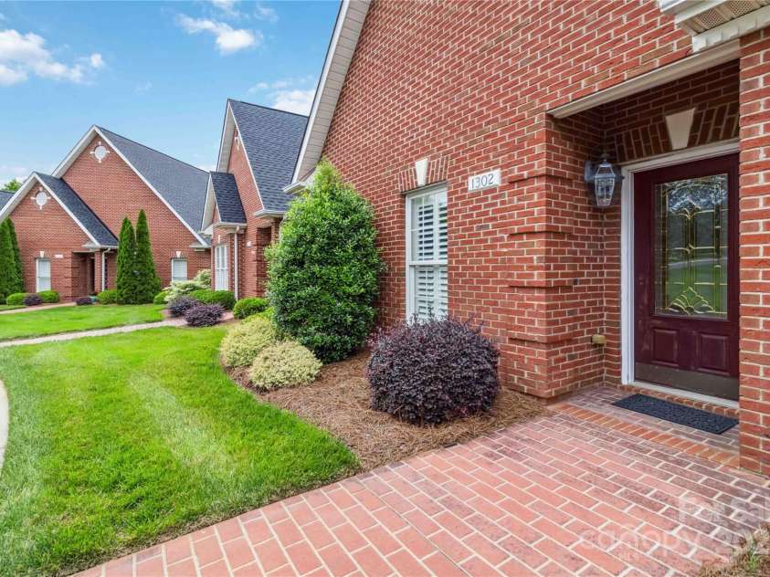1302 Warrington Place, Rock Hill, SC 29732.  MLS# CAR4265675, YatesRealty ID 18631. 