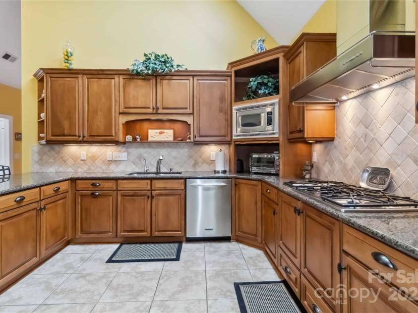 1302 Warrington Place, Rock Hill, SC 29732.  MLS# CAR4265675, YatesRealty ID 18631. 