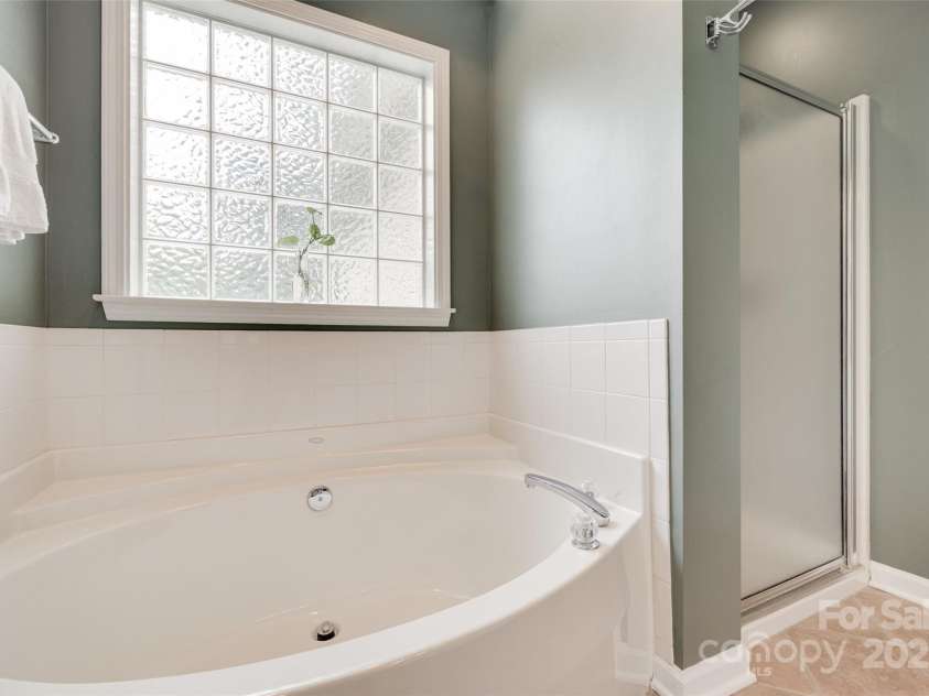 2132 Cubla Court, Rock Hill, SC 29732.  MLS# CAR4267606, YatesRealty ID 18632. Primary Bath