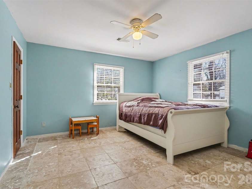 7144 CHAPPARALL Lane, Charlotte, NC 28215.  MLS# CAR4335752, YatesRealty ID 18633. 2nd Bedroom