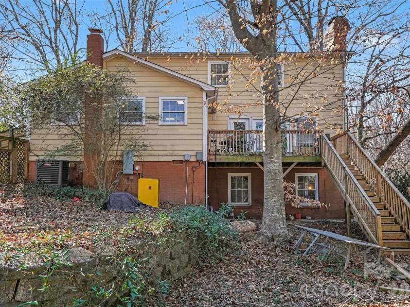 7144 CHAPPARALL Lane, Charlotte, NC 28215.  MLS# CAR4335752, YatesRealty ID 18633. 