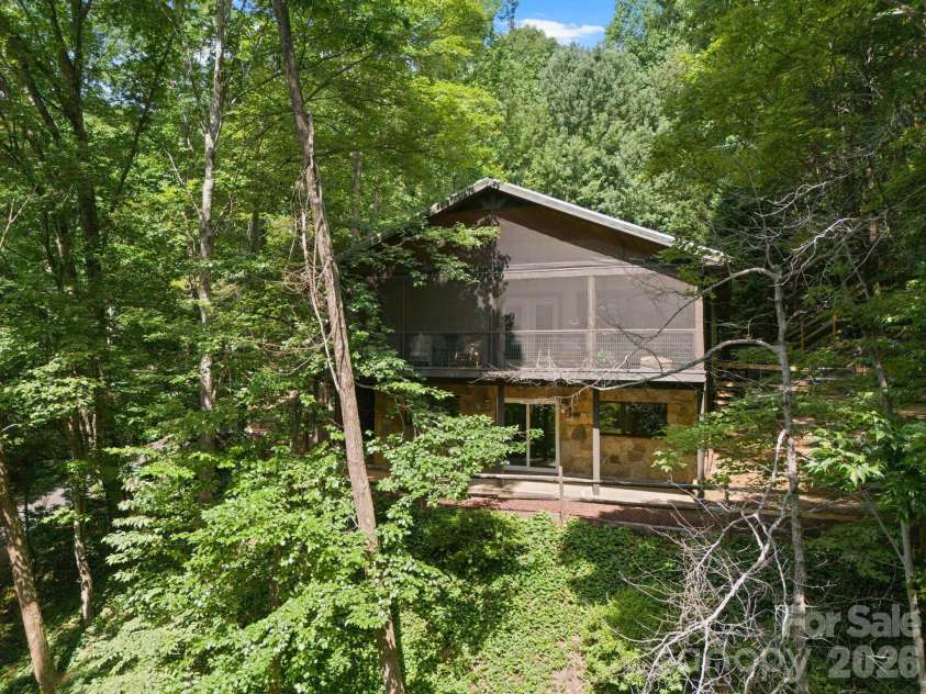 56 Cardinal Circle, Tryon, NC 28782.  MLS# CAR4363971, YatesRealty ID 18634. 
