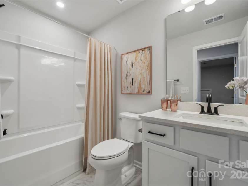 9096 El Sworth Drive, Sherrills Ford, NC 28673.  MLS# CAR4224293, YatesRealty ID 18636. 