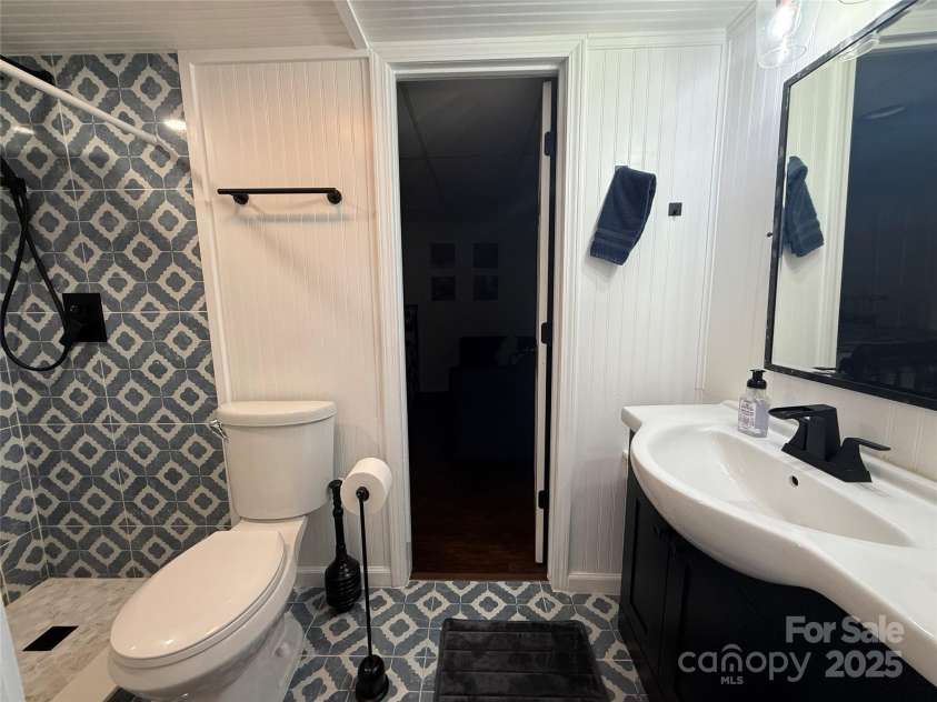 18 Olde Duffers Drive, Nebo, NC 28761.  MLS# CAR4266024, YatesRealty ID 18637. 