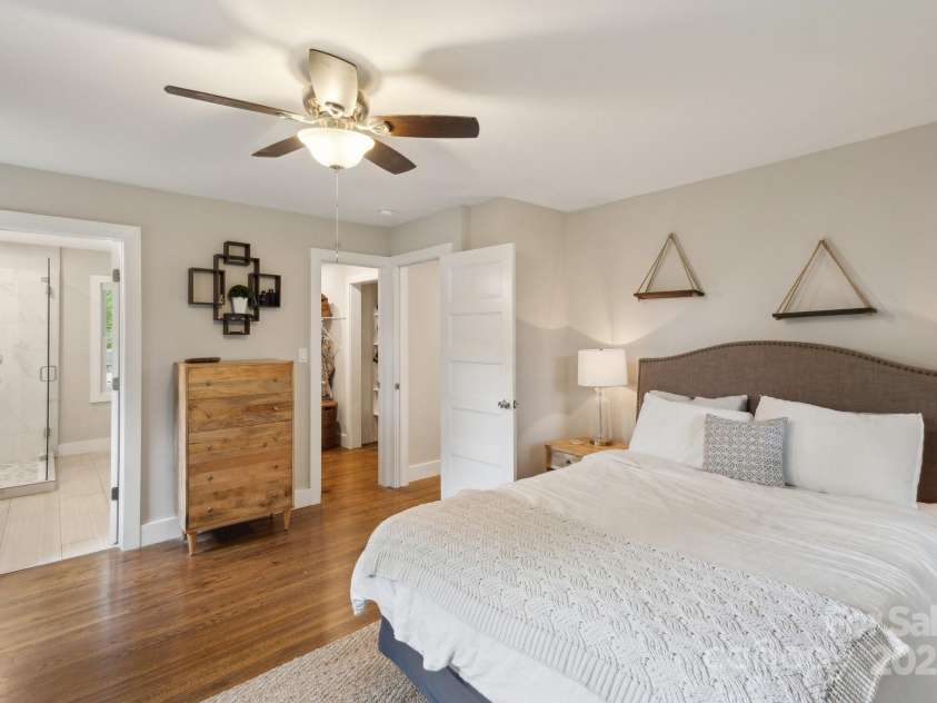 1021 Nancy Drive, Charlotte, NC 28211.  MLS# CAR4261570, YatesRealty ID 18638. 