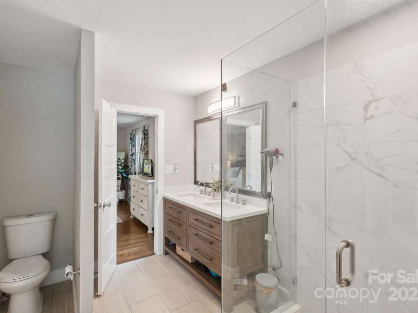 1021 Nancy Drive, Charlotte, NC 28211.  MLS# CAR4261570, YatesRealty ID 18638. 