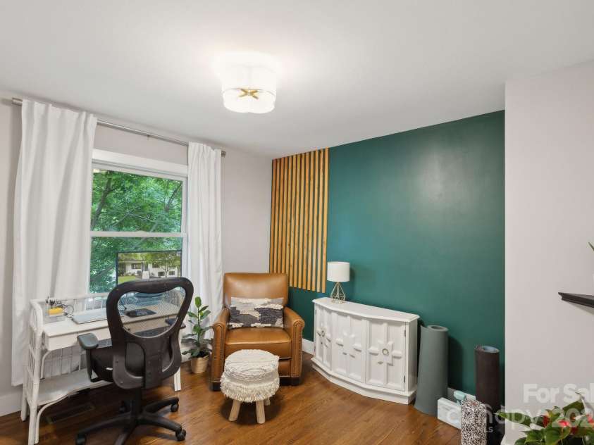 1021 Nancy Drive, Charlotte, NC 28211.  MLS# CAR4261570, YatesRealty ID 18638. 