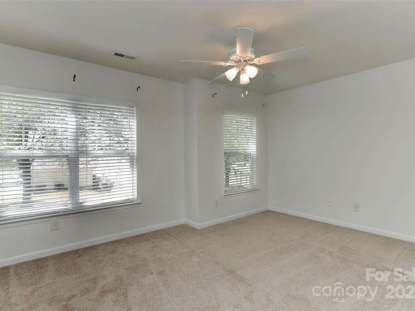 1037 Hammond Drive, Matthews, NC 28104.  MLS# CAR4246179, YatesRealty ID 18639. 