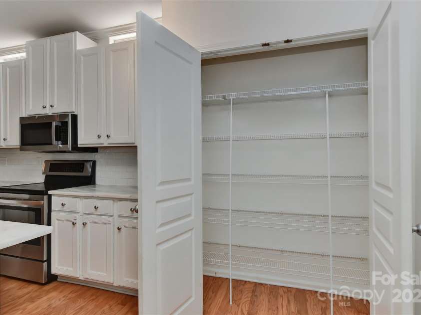 1037 Hammond Drive, Matthews, NC 28104.  MLS# CAR4246179, YatesRealty ID 18639. 