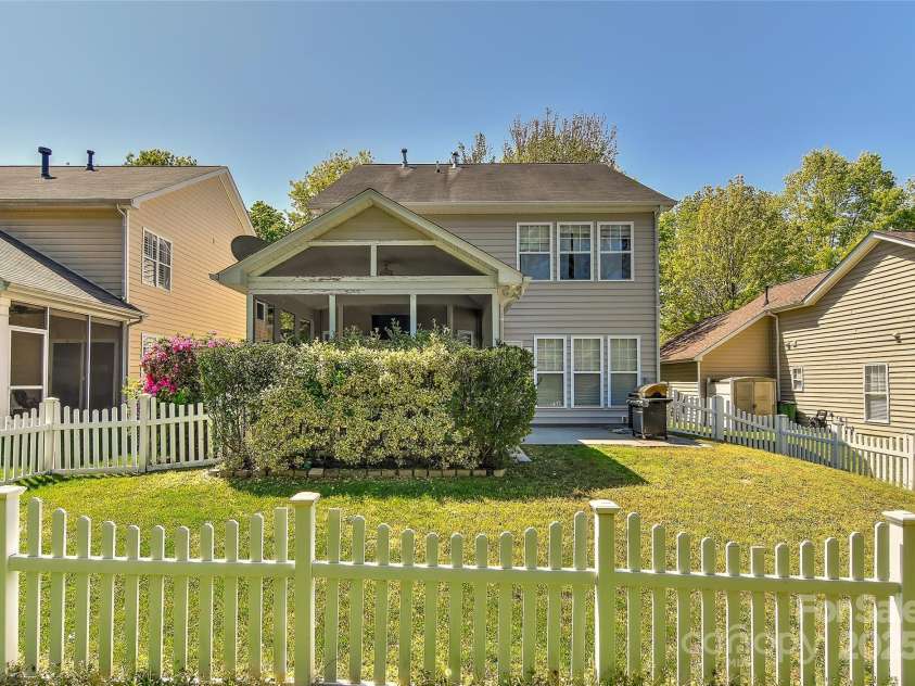 1037 Hammond Drive, Matthews, NC 28104.  MLS# CAR4246179, YatesRealty ID 18639. 