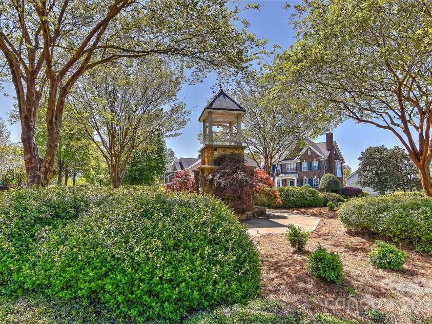1037 Hammond Drive, Matthews, NC 28104.  MLS# CAR4246179, YatesRealty ID 18639. 