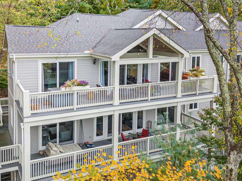 115 Mountainside Lane, Mars Hill, NC 28754.  MLS# CAR4310904, YatesRealty ID 1864. 