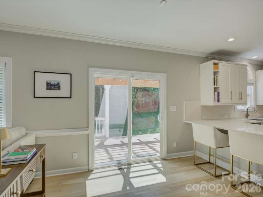 10907 Mcalpine Valley Court, Charlotte, NC 28277.  MLS# CAR4375796, YatesRealty ID 18640. 