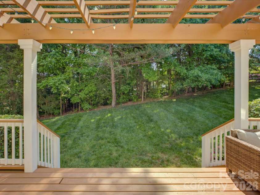 10907 Mcalpine Valley Court, Charlotte, NC 28277.  MLS# CAR4375796, YatesRealty ID 18640. 