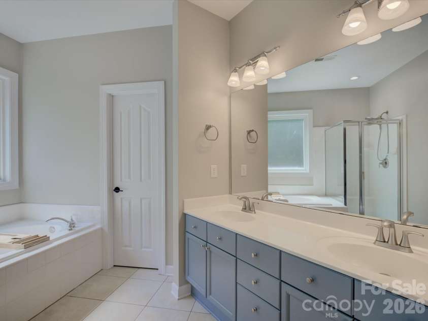 10907 Mcalpine Valley Court, Charlotte, NC 28277.  MLS# CAR4375796, YatesRealty ID 18640. 