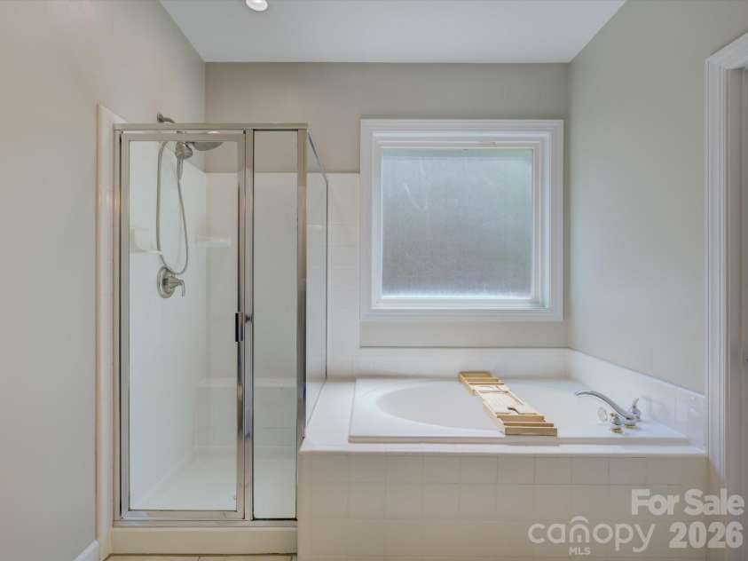 10907 Mcalpine Valley Court, Charlotte, NC 28277.  MLS# CAR4375796, YatesRealty ID 18640. 