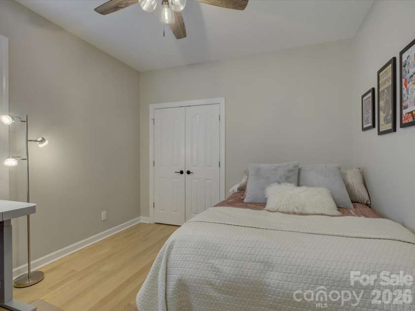 10907 Mcalpine Valley Court, Charlotte, NC 28277.  MLS# CAR4375796, YatesRealty ID 18640. 